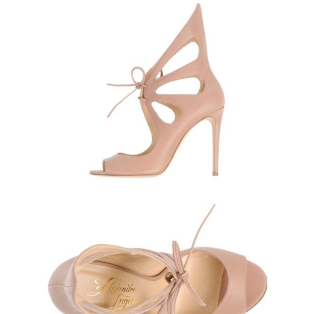 Alejandro Ingelmo Mariposa Cream Pumps Heels